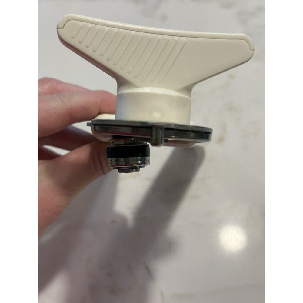 Pampered Chef Safety Smooth Edge White Manual Bottle Can Opener 2758 Retired - Picture 4 of 4